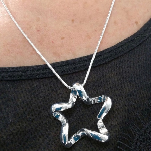NEW!!! 925 Sterling Silver Starfish Necklace!!! - Picture 14 of 16